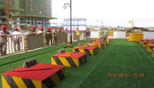 锦艺集团意昂2体育官网管理中心带领兄弟企业 到我公司承建的锦艺四季城香榭苑项目观摩